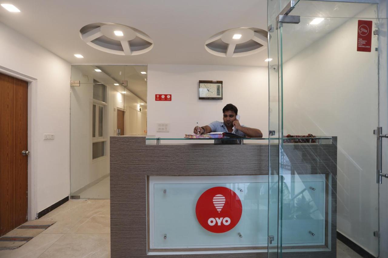 Oyo Hotel Qubic Stay New Delhi Exterior photo