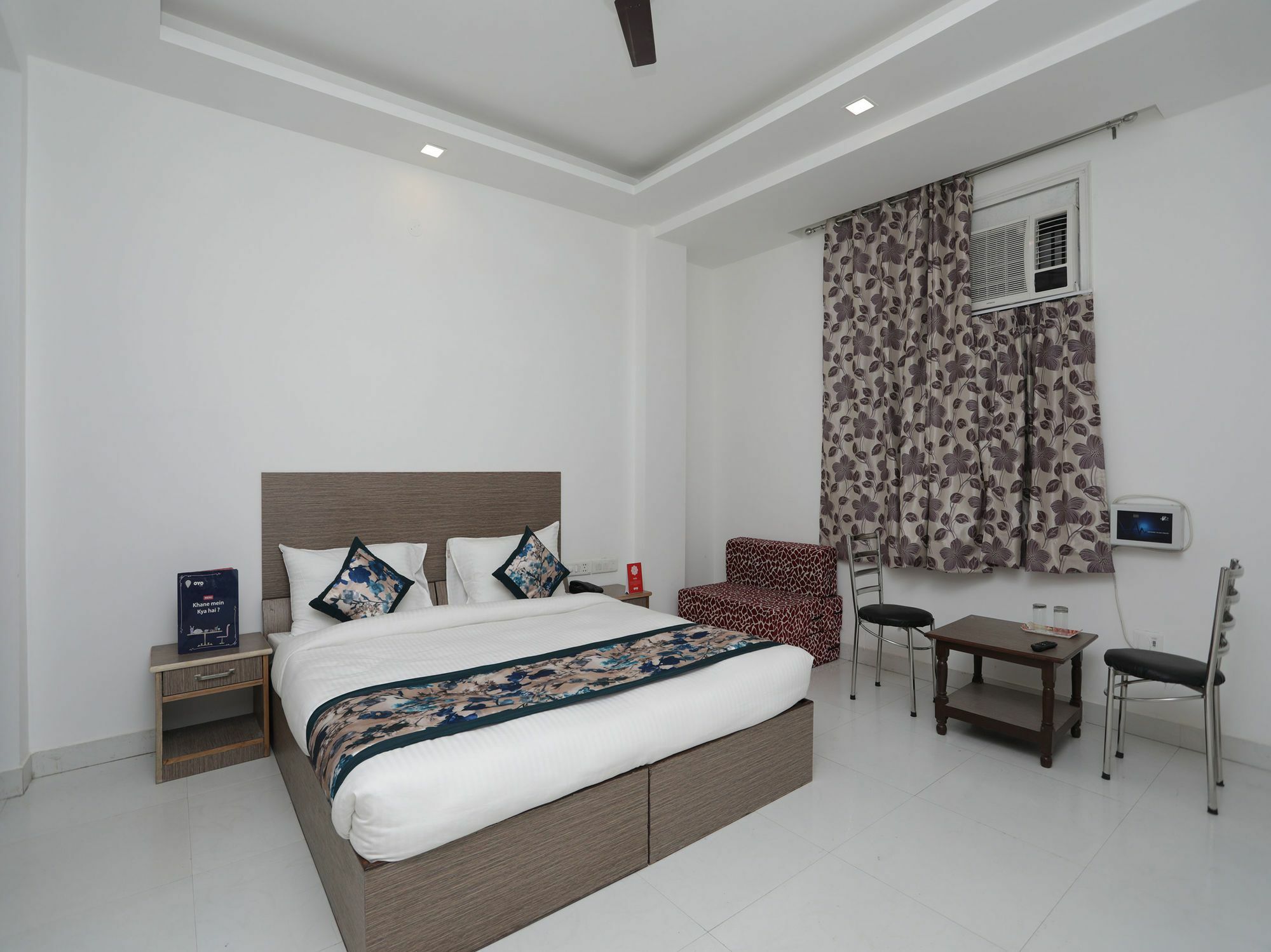 Oyo Hotel Qubic Stay New Delhi Exterior photo