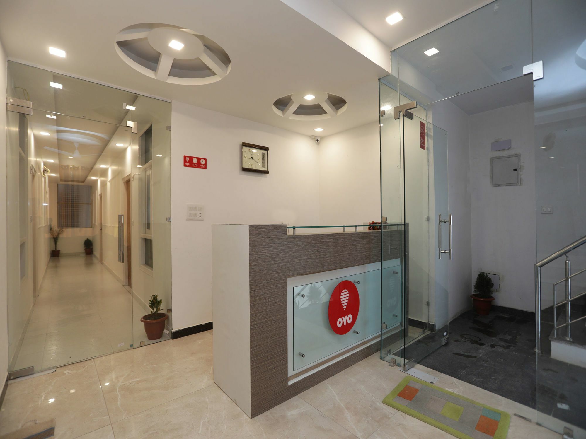 Oyo Hotel Qubic Stay New Delhi Exterior photo